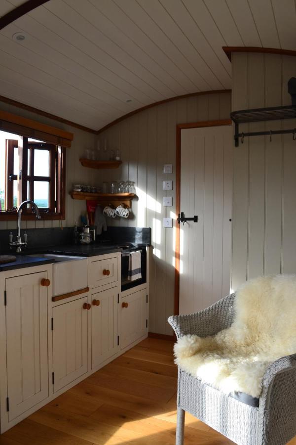 Luxury, Rural Shepherds Hut With Hot Tub Nr Bath 브리스틀 외부 사진